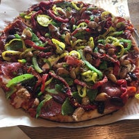 3/6/2017 tarihinde K. W.ziyaretçi tarafından Blaze Pizza'de çekilen fotoğraf