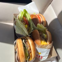 Photo taken at In-N-Out Burger by K. W. on 4/24/2023