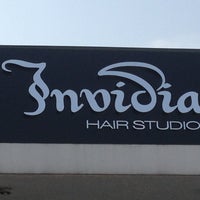 Снимок сделан в Invidia Hair Studio пользователем Pedro V. 12/17/2012