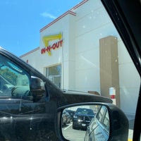 Photo taken at In-N-Out Burger by Timmmii on 5/21/2023
