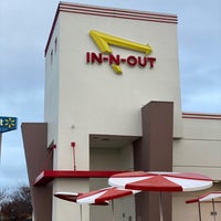 Photo taken at In-N-Out Burger by Timmmii on 12/29/2021