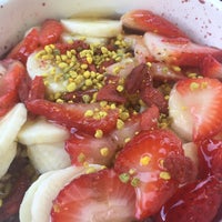 Photo taken at Vitality Bowls by Jessica L. on 4/19/2016