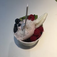 Photo taken at Pinkberry by Gina Y. on 2/20/2017