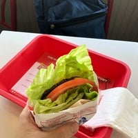 Photo taken at In-N-Out Burger by グニャラくん T. on 7/3/2019