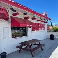 Photo taken at Duff&amp;#39;s Famous Wings by Charles B. on 6/23/2021