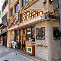 Photo taken at 舟和 本店 喫茶 by なお on 8/19/2022