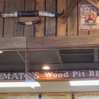 Foto tomada en Gemato&amp;#39;s Wood Pit BBQ  por This Is L. el 10/16/2021