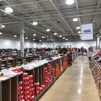 Photo taken at DSW Designer Shoe Warehouse by Kate P. on 2/13/2022