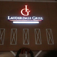 Foto tirada no(a) Lauderdale Grill por Kathlene S. em 12/17/2012