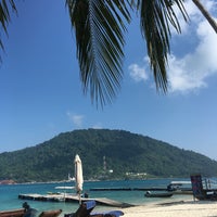 Photo taken at Tuna Bay Island Resort by Andjo S. on 7/23/2018