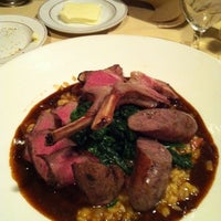 Снимок сделан в Rothmann&amp;#39;s Steakhouse пользователем Junko O. 10/13/2012