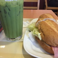 Photo taken at Doutor Coffee Shop by りょた on 8/12/2016
