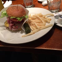 Photo taken at ウエストパークカフェ 羽田店 West Park Cafe by Ryo on 3/6/2017