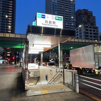 Photo taken at Oedo Line Tsukishima Station (E16) by ミズ ヒ. on 12/8/2022