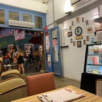Foto diambil di Keçi Cafe oleh Murat G. pada 7/9/2021