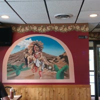 9/25/2012 tarihinde Rob P.ziyaretçi tarafından Los 3 Burritos'de çekilen fotoğraf