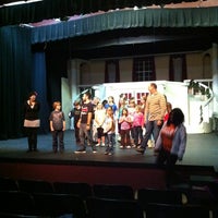 Foto tirada no(a) Playhouse 1960 por Jenn B. em 12/28/2012
