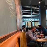 11/23/2019 tarihinde Bruce S.ziyaretçi tarafından Starbucks'de çekilen fotoğraf