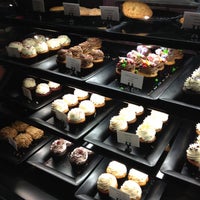 Photo taken at Ooh La La Dessert Boutique by Dat L. on 10/4/2012