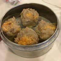 Photo taken at Dim Sum King by Dat L. on 1/18/2015