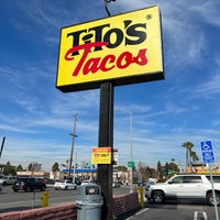 Photo taken at Tito&amp;#39;s Tacos by dadyRem on 3/2/2022