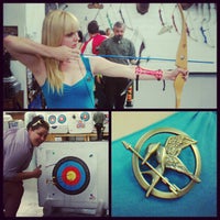 Снимок сделан в Pacific Archery Sales пользователем Danielle D. 9/29/2012
