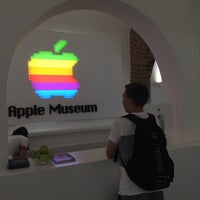 รูปภาพถ่ายที่ Apple Museum โดย Boris S. เมื่อ 7/29/2016