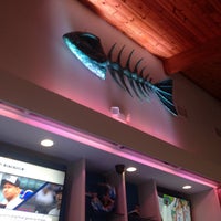 รูปภาพถ่ายที่ Fishbones Raw Bar &amp;amp; Restaurant โดย Edison M. เมื่อ 8/7/2016