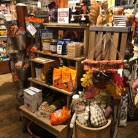 Photo taken at Cracker Barrel Old Country Store by Anne C. on 9/9/2018