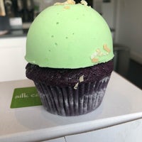 Photo taken at Silk Cakes by Anne C. on 9/1/2018