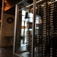 Photo taken at Avanti Italian Kitchen &amp;amp; Wine Bar by Freddy A. on 2/23/2023