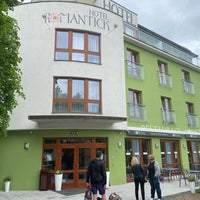 Foto diambil di Řízková restaurace Kopretina oleh Pavel M. pada 5/25/2022