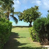 รูปภาพถ่ายที่ Hermitage Bay - Antigua โดย SpaceTex M. เมื่อ 1/13/2017