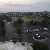Das Foto wurde bei Wichita Marriott von Ankit K. am 7/23/2018 aufgenommen