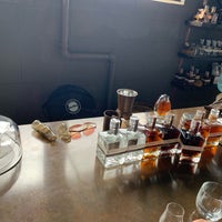 Foto tirada no(a) Manulele Distillers, LLC por WhiskeyAvenger em 5/27/2019