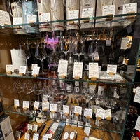 Foto tirada no(a) Noble Wine Store por K em 10/21/2023