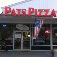 Снимок сделан в Pat&amp;#39;s Pizzeria &amp;amp; Grill. пользователем Mickey C. 12/19/2012