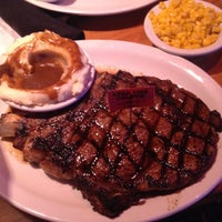 Photo taken at Texas Roadhouse by Mike M. on 10/26/2014