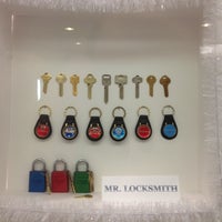 Foto tomada en Mr. Locksmith Key Store  por Terry W. el 11/28/2012