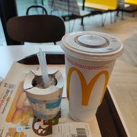 Photo taken at McDonald&amp;#39;s &amp;amp; McCafé by Цубаса М. on 11/24/2022