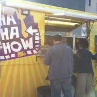 Photo taken at Cha Cha Chow Truck by Karyn C. on 11/9/2012