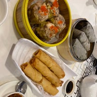 Photo taken at Sun Sui Wah Seafood Restaurant 新瑞華海鮮酒家 by K C. on 7/5/2023