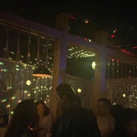 Foto diambil di Wolf &amp;amp; Crane Bar oleh かろねっと pada 9/25/2022