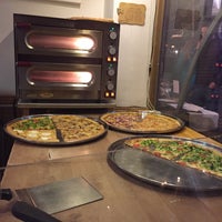 12/15/2016 tarihinde Shir A.ziyaretçi tarafından Giuseppe Pizza'de çekilen fotoğraf