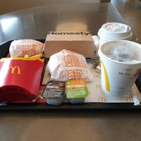 รูปภาพถ่ายที่ McDonald&amp;#39;s โดย MlG⛔ ☕. เมื่อ 4/27/2019