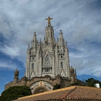 Photo taken at Temple Expiatori del Sagrat Cor by Tarık Ziyat R. on 2/26/2024