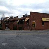 รูปภาพถ่ายที่ Brickhouse Fresh Pizzeria And Grill โดย Richard P. เมื่อ 12/26/2012