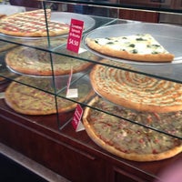 Foto tomada en Panino&#39;s Pizza &amp; Grill  por Brittany N. el 5/22/2013