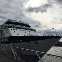 Photo taken at Osanbashi Pier by Nobuko on 9/23/2017