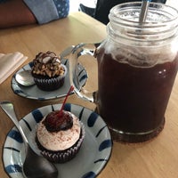 Photo taken at 186 Café &amp;amp; Bar by Deer W. on 6/23/2018